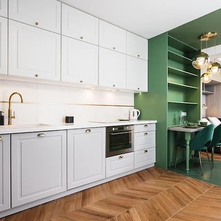 Verdant Oasis - Old Town Studio - By Upstairs Krakov Exteriér fotografie